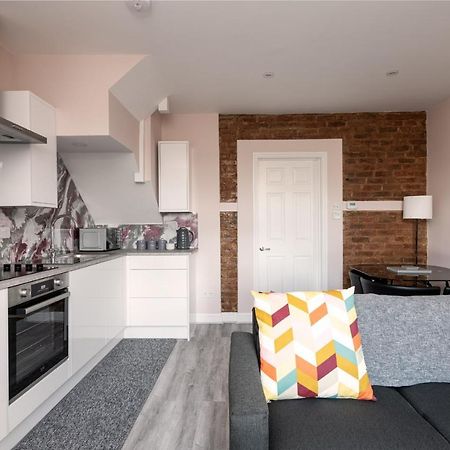Cool, Calm & Contractor-Approved - Summer Stays Open - Apartment D Gillingham  Exterior foto