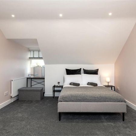 Cool, Calm & Contractor-Approved - Summer Stays Open - Apartment D Gillingham  Exterior foto